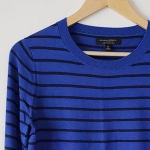 Silk & Cashmere Banana Republic sweater, size M